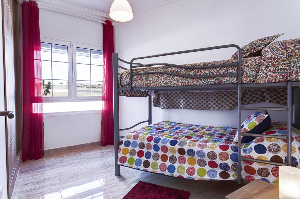 Apartamentos San Bartolome Εξωτερικό φωτογραφία